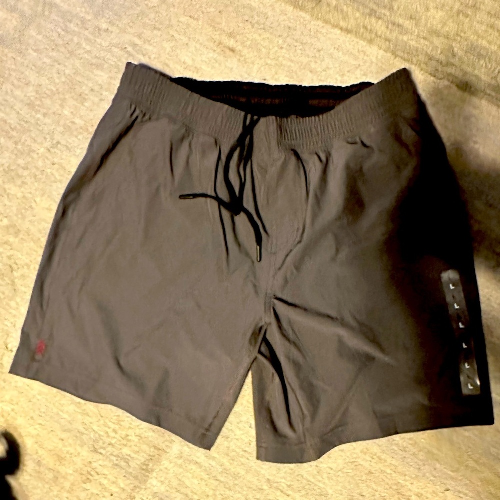 Rhone Large 7 inch Mako Short unlined. Gray/Asphalt color